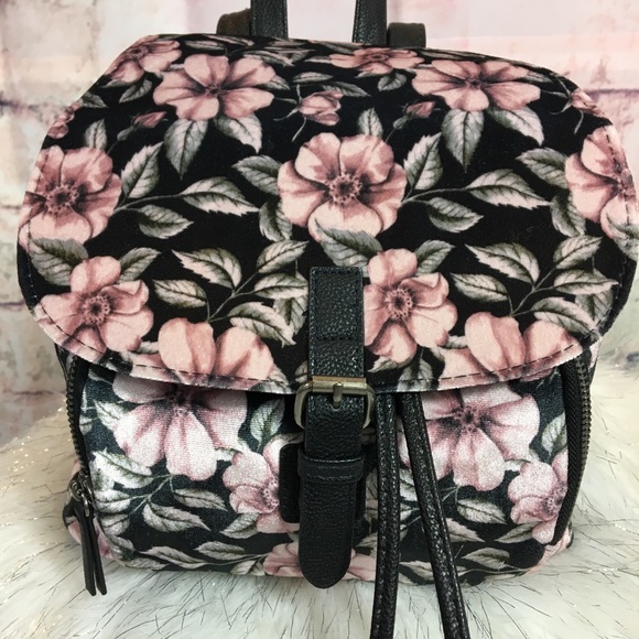 Spring Fever Backpack - Picture 3 of 7